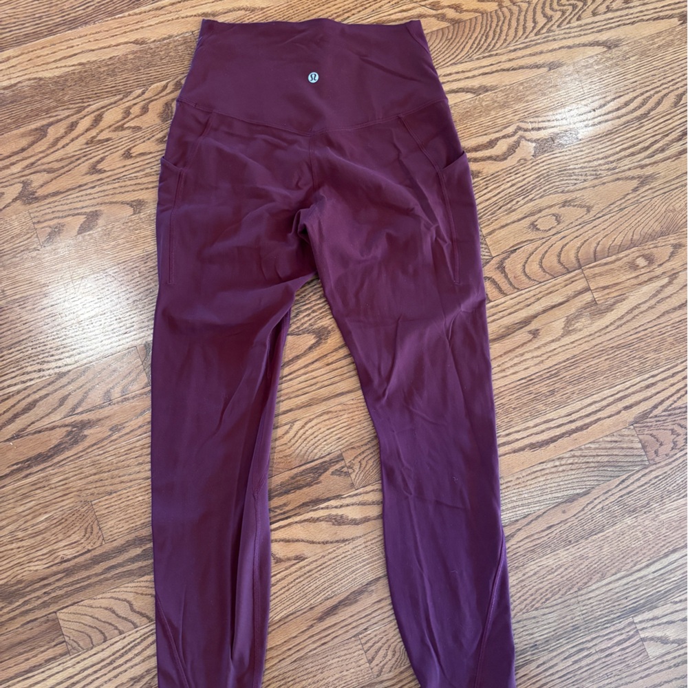 Lulu size 6 maroon legging